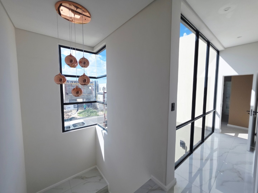 4 Bedroom Property for Sale in Sandown Western Cape